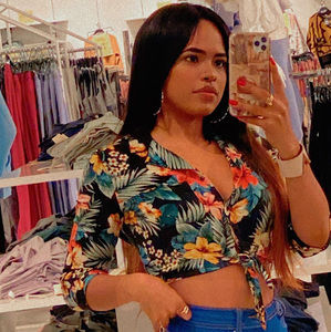 Meet your Posher, Yunelis